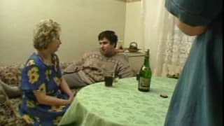 Este jovem adora as velhas Este jovem adora as velhas