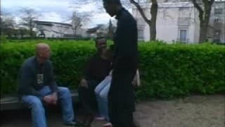 Uma francesa toda gostosa num trio Uma francesa toda gostosa num trio