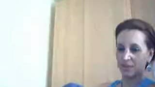 Uma MILF gostosa pagando punheta espanhola