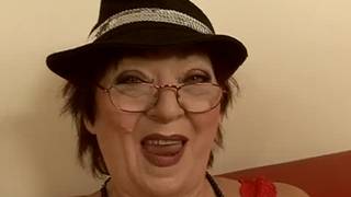 Jovem fodendo uma tesuda madura Jovem fodendo uma tesuda madura