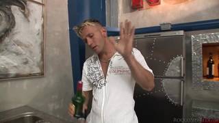 Helena White fica possuida por dois caras!