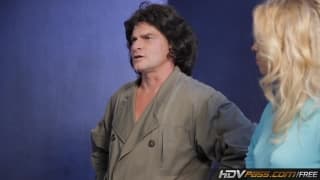 Nicki Blue para uma foda incrível em posições malucas