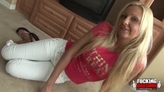 Jordan Spark faz um pussy-smoothie em sua buceta