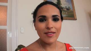 Valery Summer nunca dispensa um pouco de sodomia