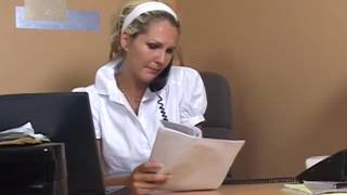 Heidi Brooks é uma patroa jovem e sensual