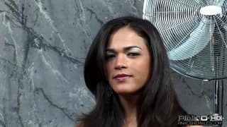 Transexual peituda gosta de sodomizar