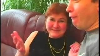 Stepanka fode gostoso no sofá