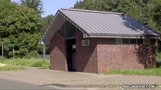 Esta Milf loira ganhar dinheiro chupando rola Esta Milf loira ganhar dinheiro chupando rola