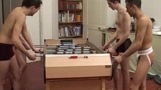 Jovens adolesntes num vídeo pornô gay francês Jovens adolesntes num vídeo pornô gay francês