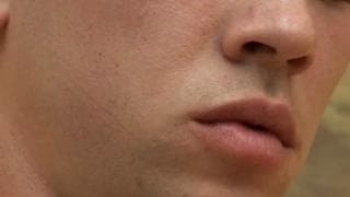 Kenzo se filma a bater punheta!