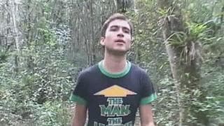 Dois melhores amigos se fodendo na grama