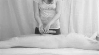 Sai uma bela punheta para este homem !