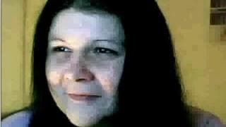 Amadora aquece a buceta em frente da webcam