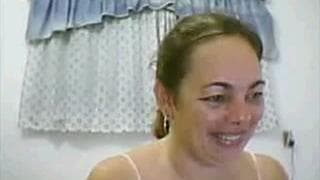 Ela adora estar nua em frente a webcam