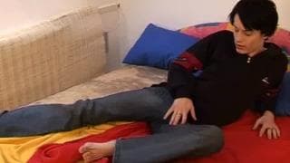 Valentino quer se masturbar a solo Valentino quer se masturbar a solo