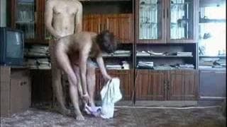 A Milf sexy toma pau à cachorrinha