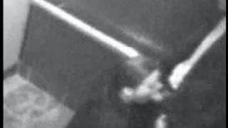 Um boquete sorrateiro no elevador!