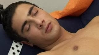 Ondrey quer se masturbar sentado no sofá Ondrey quer se masturbar sentado no sofá