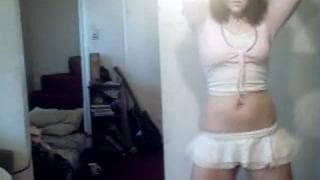 Morena mostra seu corpo na webcam!