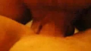 Ela recebe uma penetração amadora em casa