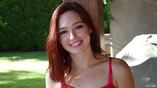 Jodi Taylor oferece ao namorado uma chupada