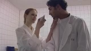 Uma ruiva tomando no cu à bruta