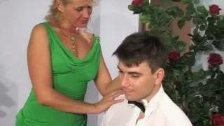 Esta milf que mesmo este homem de casa ! Esta milf que mesmo este homem de casa !