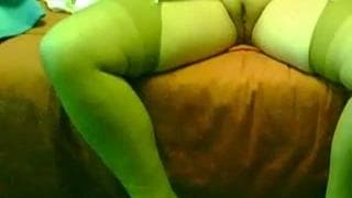 Ela gosta foder a buceta dela com um vibrador