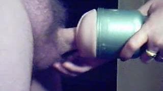 Ela usa um sextoy no pau do namorado!