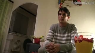 Aqui temos este gay que irá oferecer o seu cu Aqui temos este gay que irá oferecer o seu cu