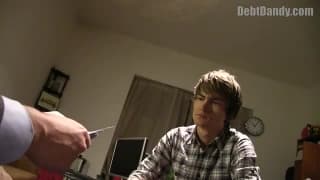 Este Twink adora levar no burro Este Twink adora levar no burro