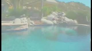 Venus é uma morena que tem peito enorme