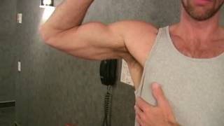 Hoje o Chad vos oferece uma linda punheta