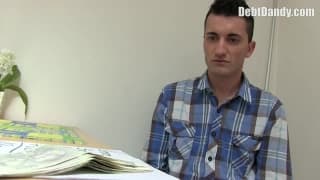 Este menino gosta de chupar o seu amigo 