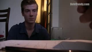 Outro jovem dando a bunda por dinnheiro Outro jovem dando a bunda por dinnheiro