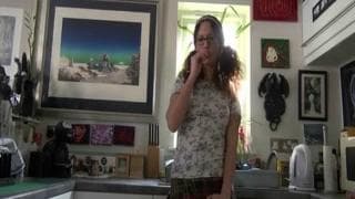 A latina com óculos e uma rola grande!