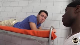 Um jovem em prisão com tesão !