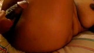 Ele adora deixar sua mulher molhada!