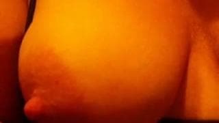 Esta puta amadora gosta de sexo com prazer