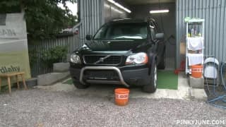 Uma loira jovem e sexy no exterior !