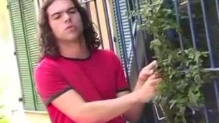 Grande pau preto para esse cara brasileiro!