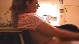 Um casal passa dia com muito sexo