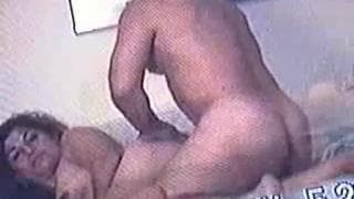 Esta Milf leva tudo dentro dela!