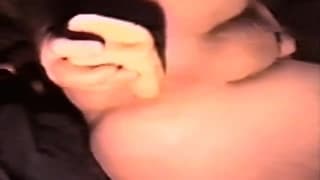 Uma webcam bem perto do rabo deste homem