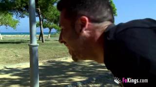 Mylene Johnson e dois caras fodem juntos!