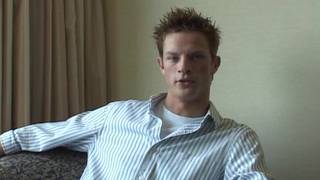 Logan gosta de se masturbar sozinho Logan gosta de se masturbar sozinho