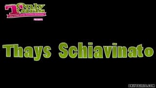 Thays Schiavinato se masturba na piscina!