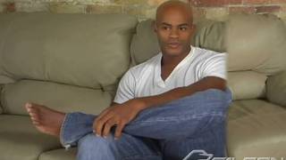 Etse belo negro gosta de bater punheta!