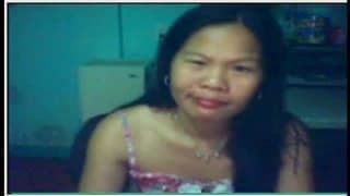 Ela ama se despir na frente da câmera