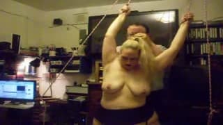 Ela gosta de ser fodida amarrada!